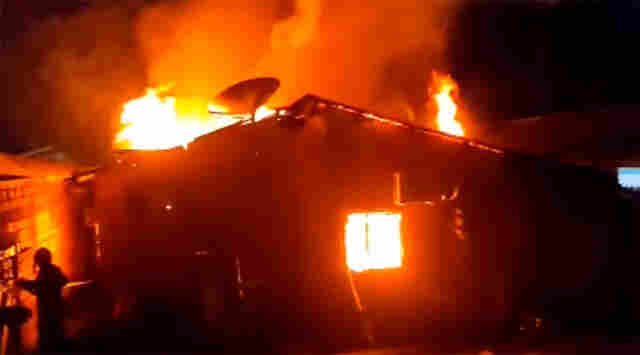 Fogo destrói residência na zona sul de Porto Velho