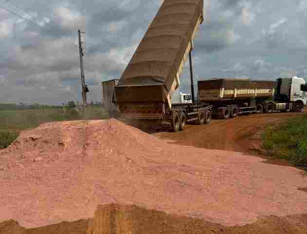 Prefeitura garante mais de 13 mil toneladas de calcário para produtores rurais de Porto Velho
