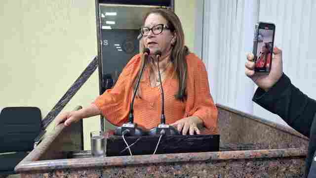 Vereadora Ellis Regina prevê um 2025 de muitas lutas com o servidor municipal
