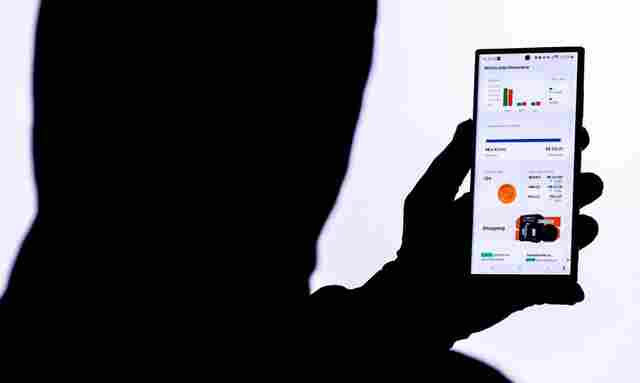 Especialistas apoiam proibição de celular em sala de aula
