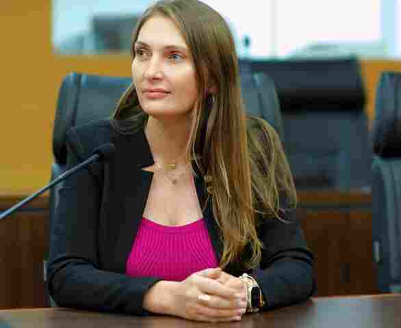 Lebrinha entrega colhedora de milho e fortalece agricultura familiar em Urupá