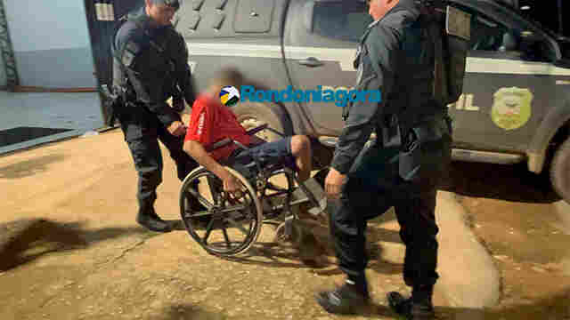 Cadeirante de 58 anos é preso vendendo drogas em boca de fumo na capital