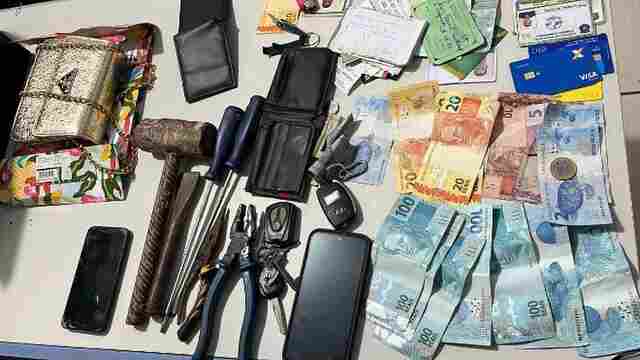 Trio é preso com HB20 e objetos furtados de residência na zona leste