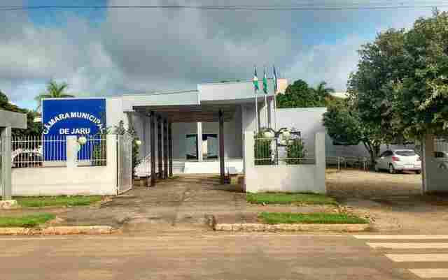 Justiça suspende leis que aumentaram salários do prefeito, vice, secretários e vereadores em Jaru