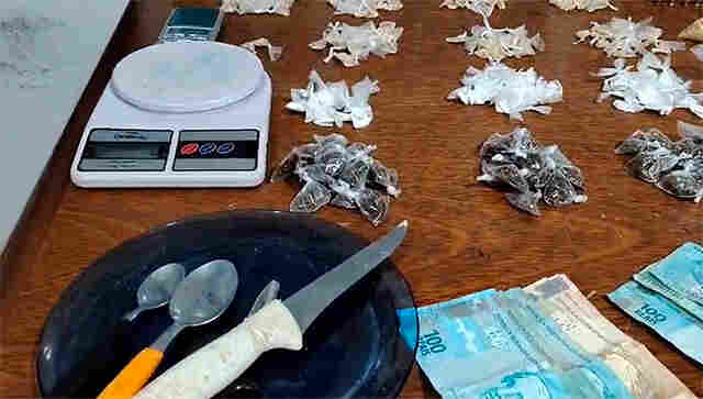 Denarc apreende muita droga e dinheiro em residência na zona leste da capital