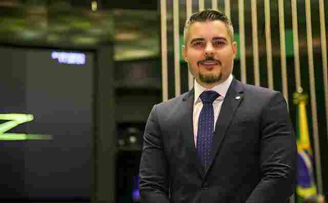 Deputado Thiago Flores é coautor de Projeto de Lei que criminaliza condutas ofensivas ao Cristianismo