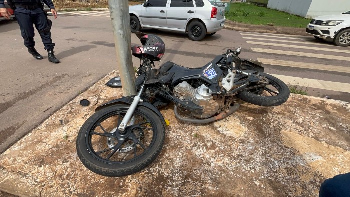 Motociclista morre após batida em poste na avenida Guaporé em Porto Velho