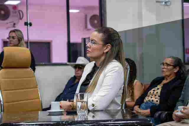 Vereadora Sofia Andrade solicita instalação de faixa de pedestres e redutor de velocidade na avenida Engenheiro Anysio