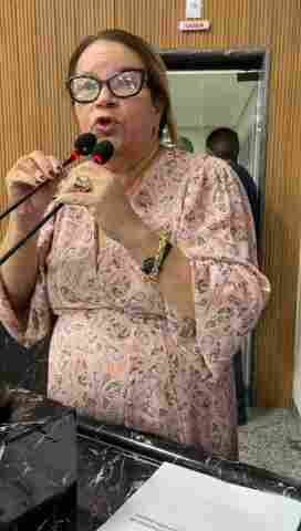 Ellis Regina se defende de calúnias e diz que denúncia contra ela partiu de servidores comissionados