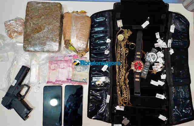 Flagrados com drogas oferecem R$ 10 mil a policiais militares