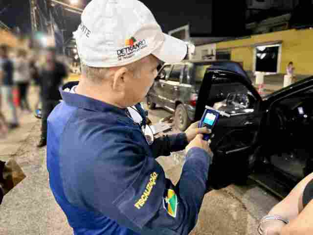 Nos primeiros dias de Carnaval, quase 2.500 motoristas foram abordados pelo Detran e 79 presos