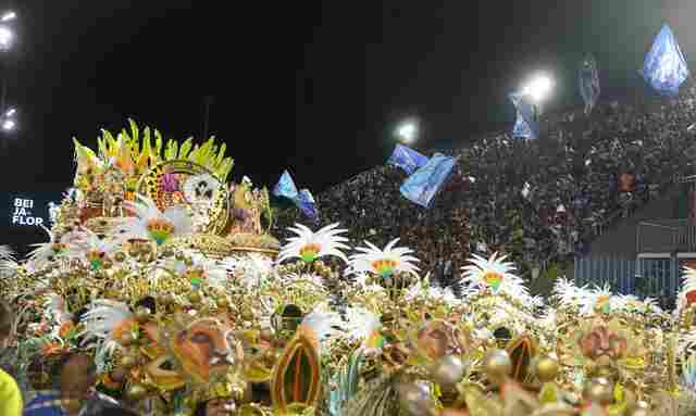 Beija-flor conquista o 15º título do carnaval do Rio de Janeiro
