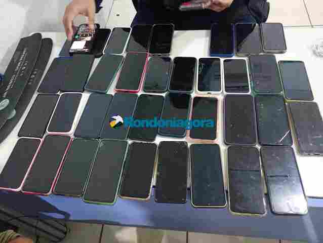 PM flagra casal com 38 celulares que podem ter sido roubados no Carnaval em Porto Velho