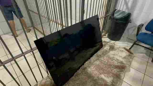 PM prende dupla com objetos roubados de idosa em condomínio na zona leste