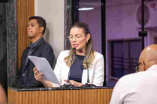 Câmara aprova projeto de Sofia Andrade que proíbe eventos com apologia ao crime, violência e drogas