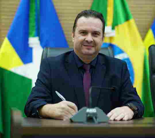 Deputado Dr. Luís do Hospital destina R$ 300 mil para exames laboratoriais em Rolim de Moura