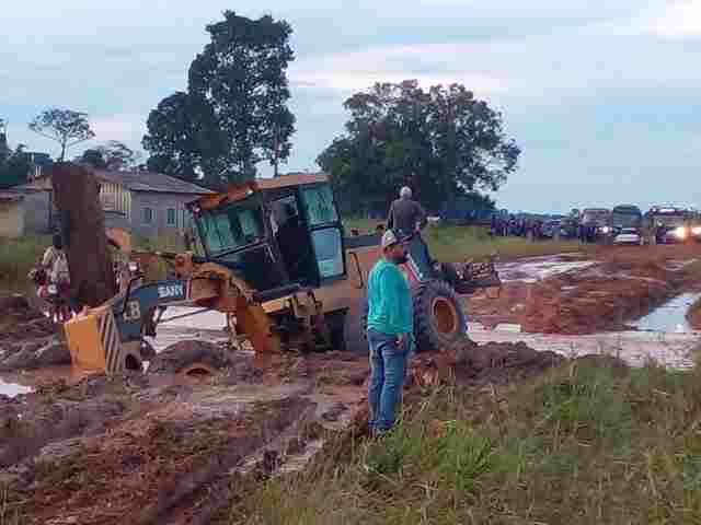 Candeias do Jamari decreta estado de calamidade nas estradas vicinais para garantir acesso de alunos às escolas