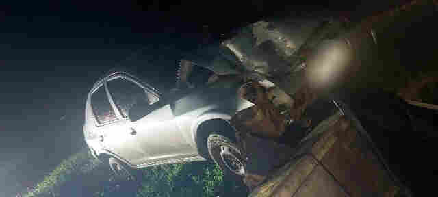 Motorista dorme ao volante e derruba poste em Porto Velho