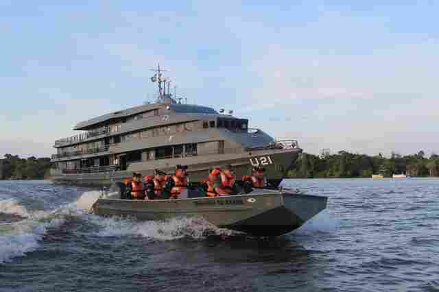 Navio da Marinha sai de Manaus para garantir assistência hospitalar a comunidades ribeirinhas do Rio Madeira