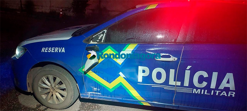 Colisão entre viatura policial e moto deixa motociclista ferido