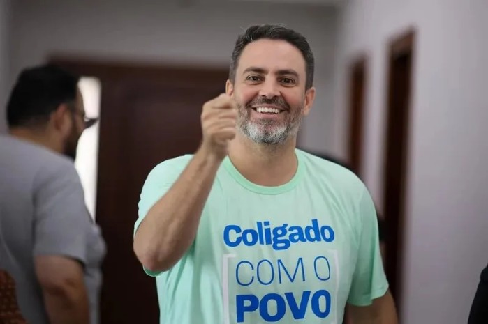Insumos para Saúde estão em falta, denuncia vereador, desmentindo promessa de campanha de Léo Moraes