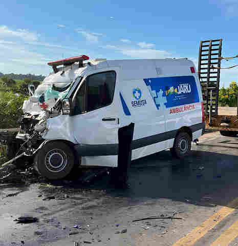 Identificadas as vítimas fatais da colisão entre ambulância e ônibus na BR-364 nesta sexta-feira