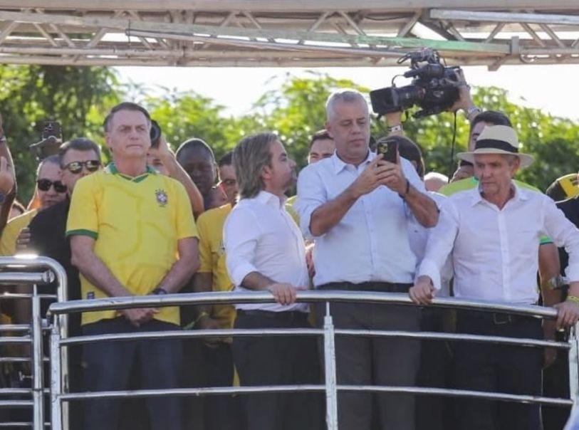 Senador Jaime Bagattoli pede que população pressione parlamentares para aprovação do PL da Anistia, durante ato em Brasília