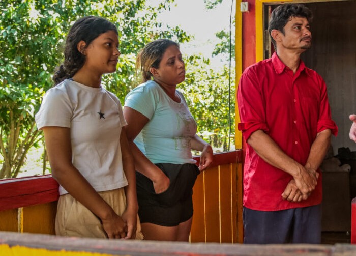 Governo inicia cadastro de famílias para recebimento de auxílio emergencial devido à enchente dos rios