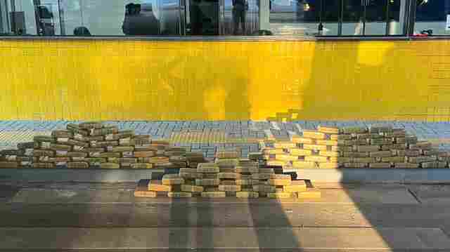 PRF apreende mais de 100 kg de maconha em caminhão na BR-364