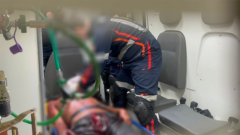 Homem é arrastado para terreno baldio e atacado a golpes de terçado