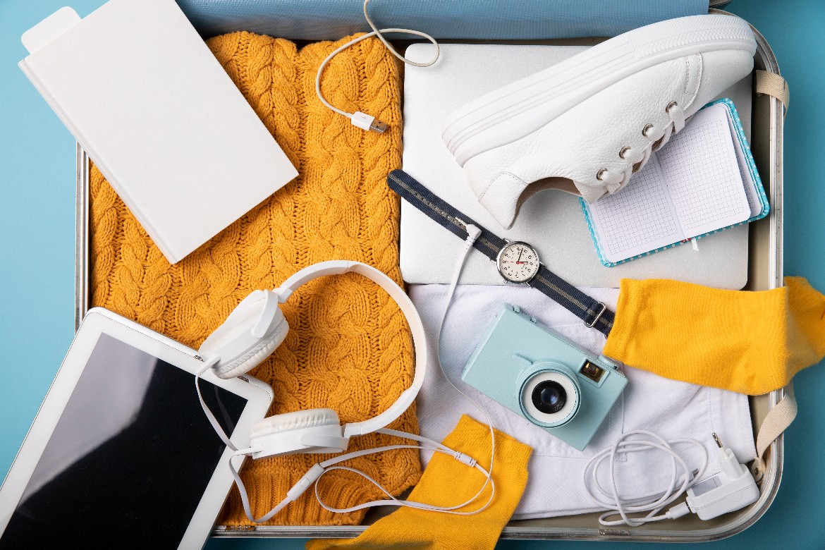 Dispositivos eletrônicos essenciais para viajantes em 2025