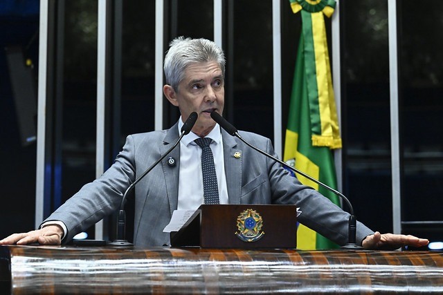 Senador Jaime Bagattoli é autor de PEC que busca proteger caminhoneiros de penalizações indevidas