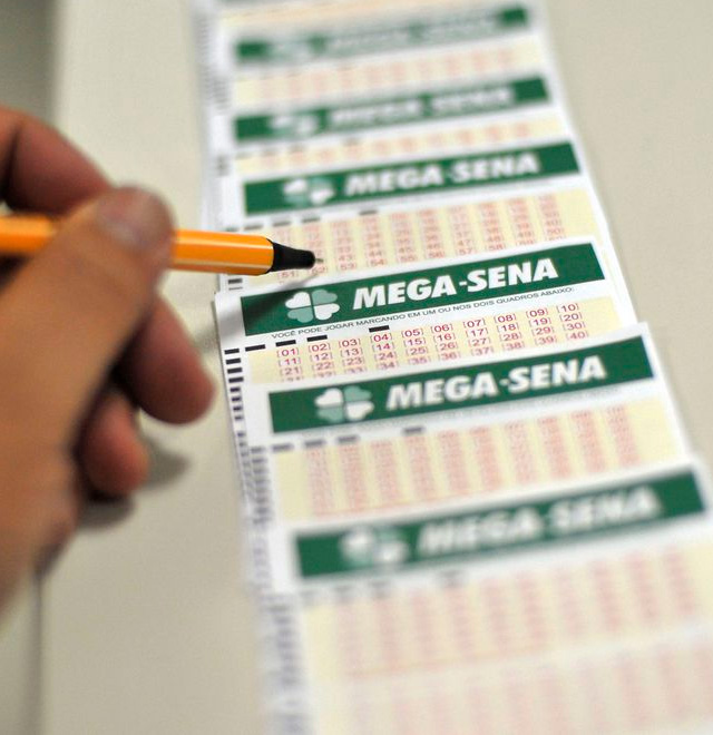 Mega-Sena acumula e prêmio sobe para R$ 110 milhões