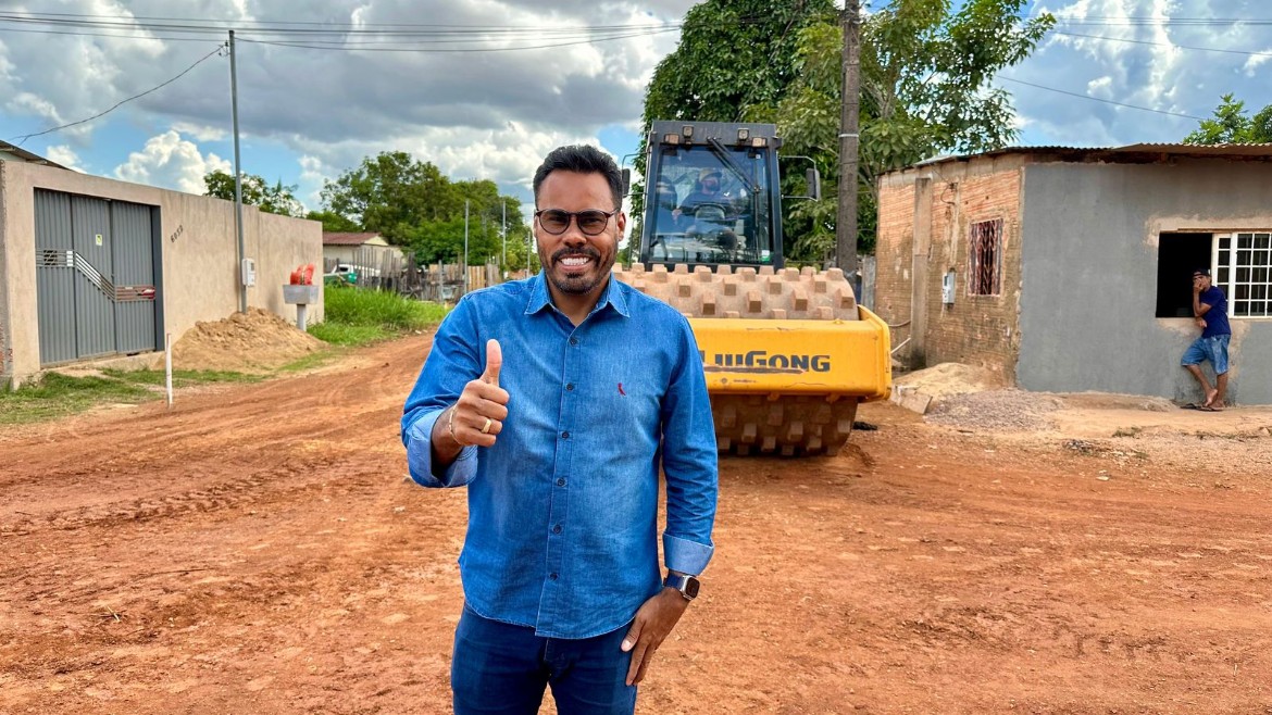 Programa “Tchau Poeira” retorna com força total no bairro Três Marias, e Dr. Santana acompanha início das obras