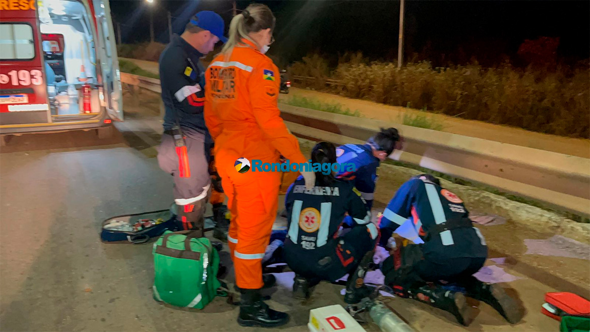 Homem morre atropelado por ônibus escolar na ponte sobre o rio Madeira, na BR-319
