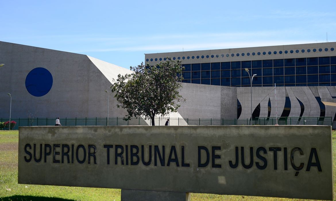 PF prende prefeito de Palmas por vazamento de investigação sigilosa
