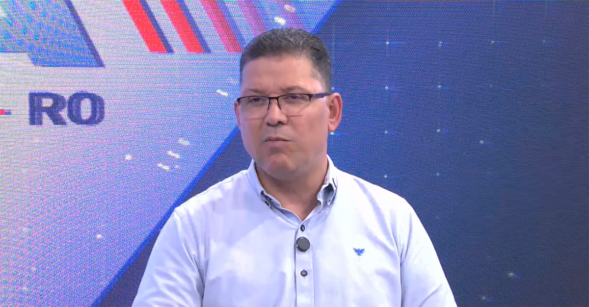 Governador cumpre promessa feita ao vivo, demite vice da SEDEC e nomeia e diretor da Caerd no cargo