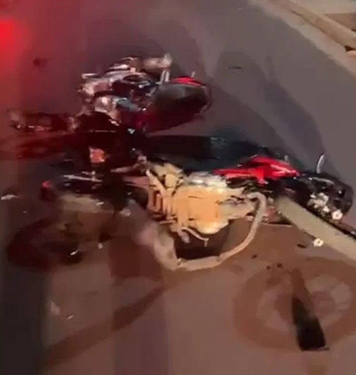 Acidente entre três motocicletas deixa um morto e dois gravemente feridos