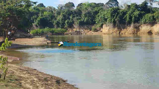Corpo de homem é encontrado boiando no rio Candeias