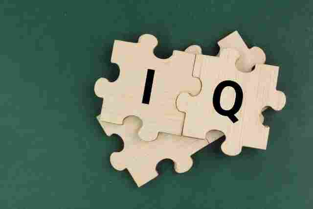 Qual é o QI de um adulto normal? Entenda a média, os limites e o que isso significa