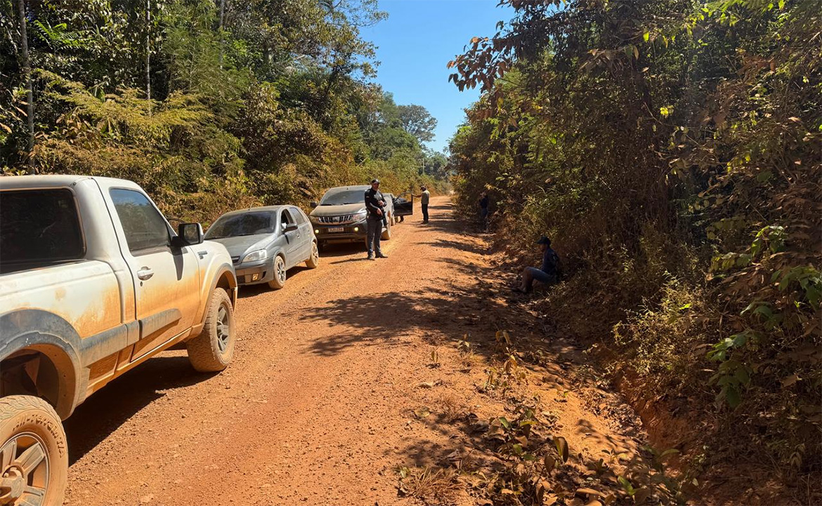 Policiais da especializada em Furtos e Roubos de Veículos prendem homem armado em área de rota de fuga