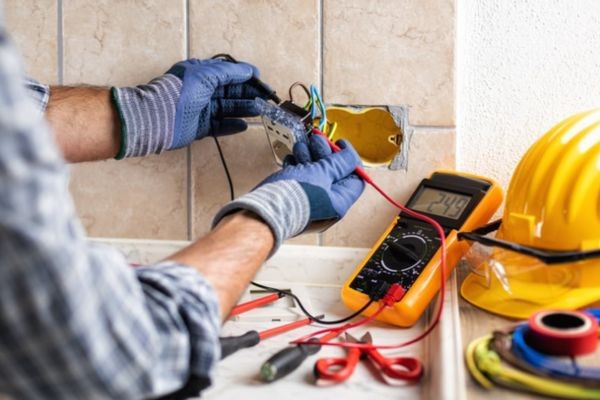 Energisa alerta: saiba como evitar acidentes com a rede elétrica durante reformas