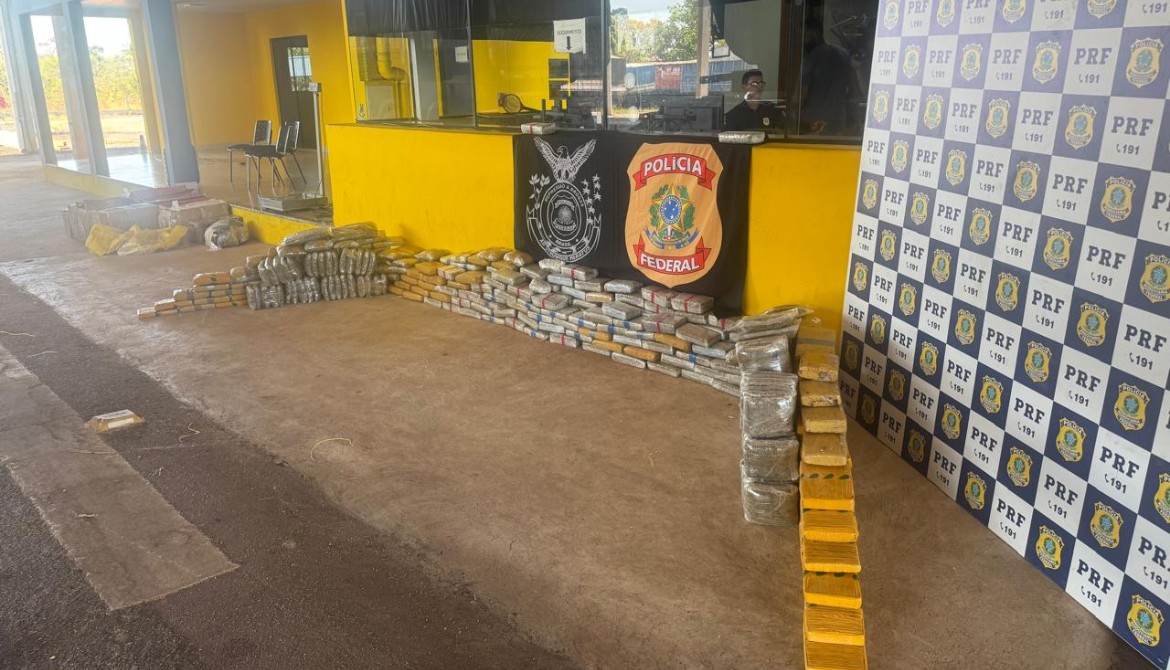 Polícia Federal apreende cerca de 350 kg de Skunk com apoio da PRF em Pimenta Bueno