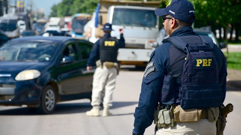 PRF prende 8 pessoas em fiscalizações no fim de semana em Rondônia