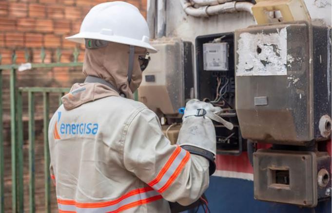 Furto de energia é crime e pode resultar em corte imediato, sem restrição de dia e horário