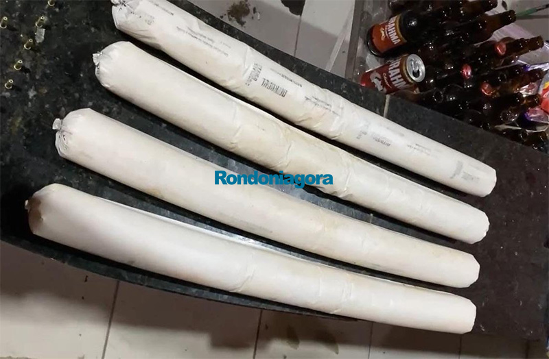 Mulher é presa com explosivos e munições em residência na zona leste da capital