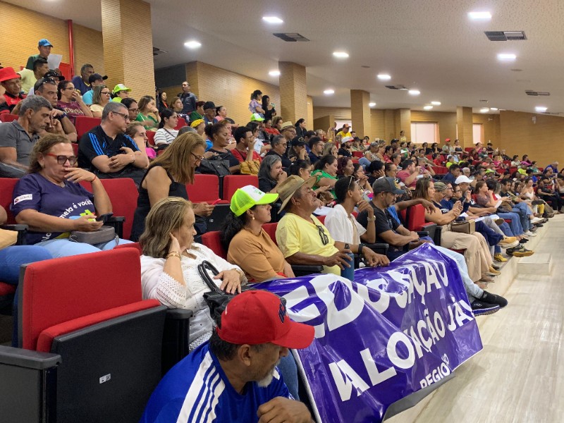 Professores deixam CPA e ocupam galerias da Assembleia Legislativa