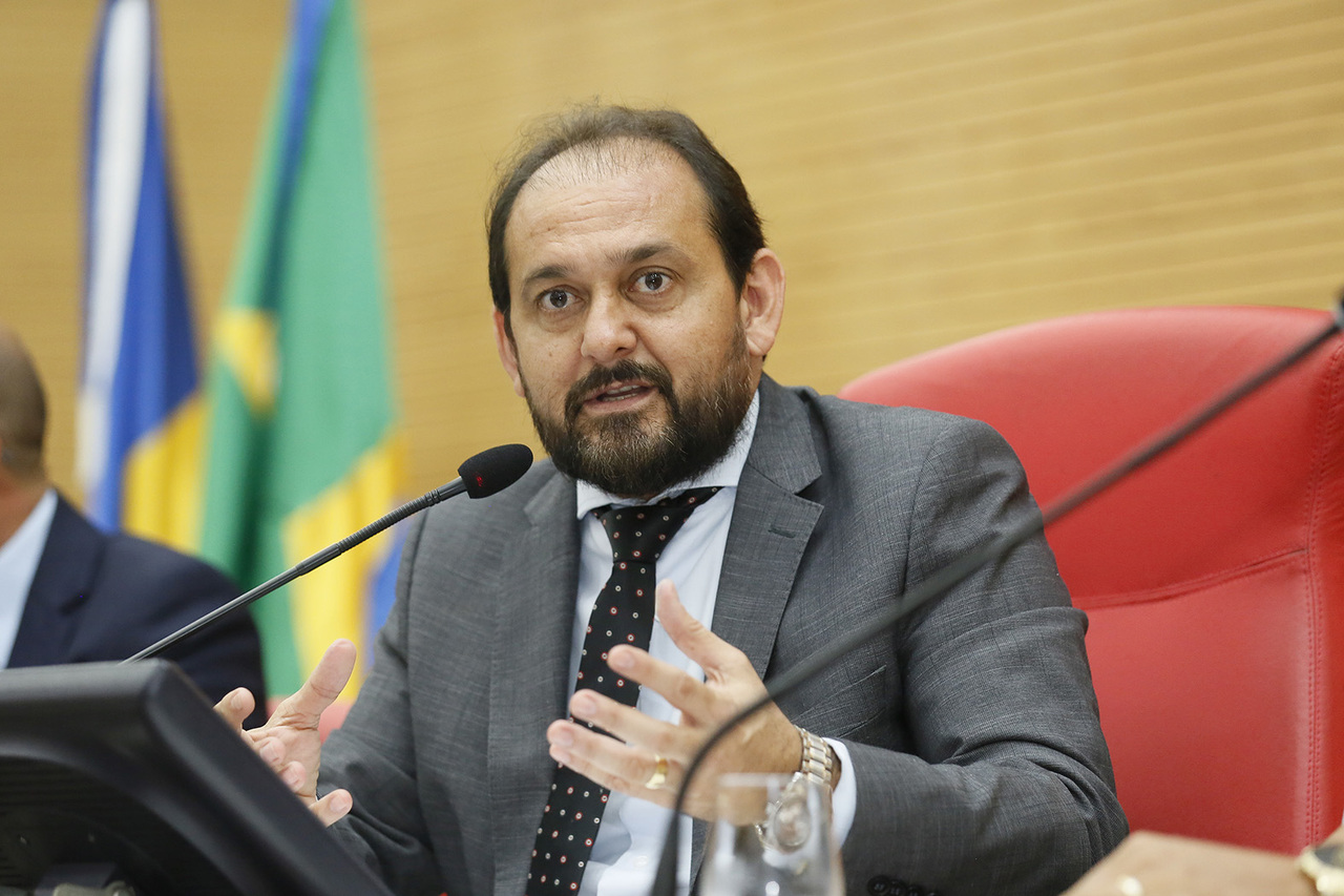 Deputado Laerte Gomes pede limpeza da rodovia Lucia Tereza