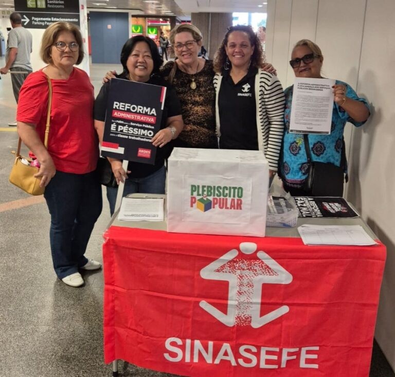 Sindsef presente na jornada em defesa dos servidores dos ex-Territórios; com ato no aeroporto