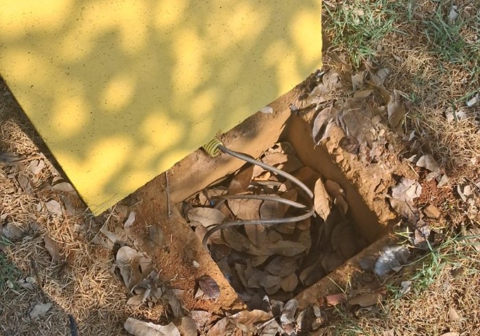 Ladrões roubam fiação elétrica de praça entregue a população na segunda-feira